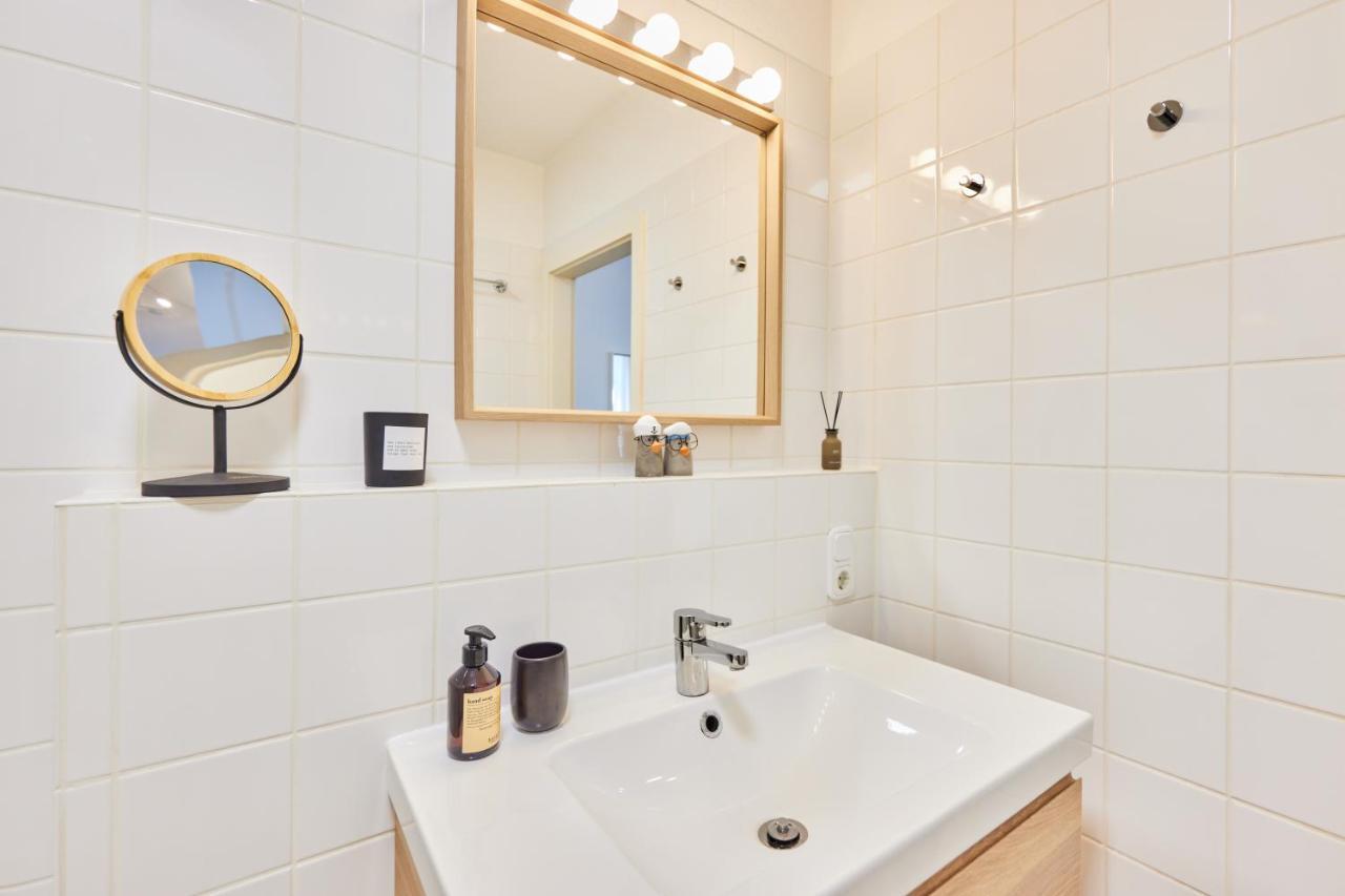 Studio3 Zentral Und Ruhig Mit Parkplatz, 5 Min Z Bali-T Und Gop, Boxspringbett Бад-Ейнгаузен Екстер'єр фото