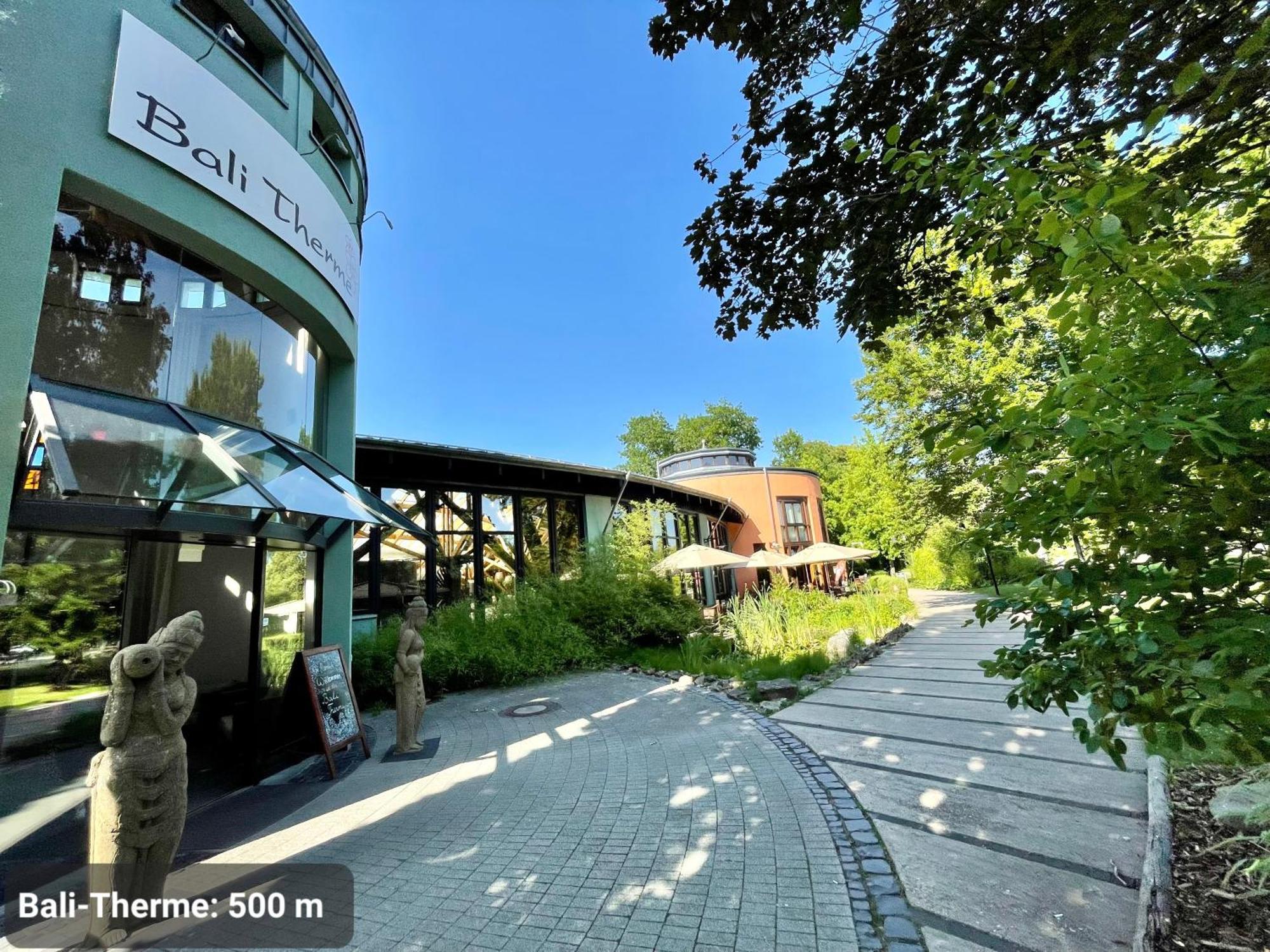 Studio3 Zentral Und Ruhig Mit Parkplatz, 5 Min Z Bali-T Und Gop, Boxspringbett Бад-Ейнгаузен Екстер'єр фото